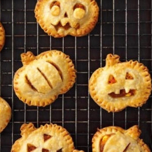 **SEASONAL HALLOWEEN shaped kids beef empanadas frozen x 4